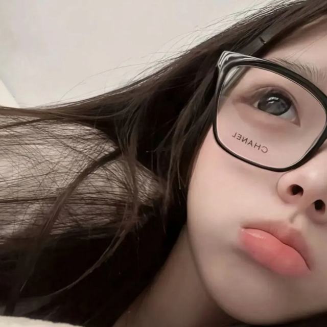 你说我乖 是因为我从不越界问你的一切 从来不质疑你话中的真假吗