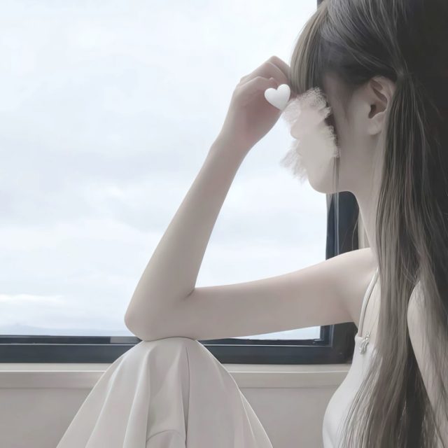 小鲨鱼🦈-人与人还是淡淡的好 就可以不期待不在意不要求离开