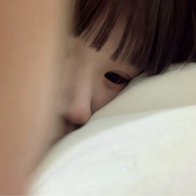 你眼角滑落的泪 像全败的赌注.