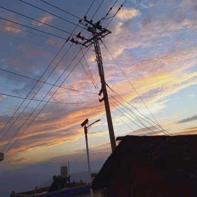 《 给不了你未来. 抖音版DJ》我给你的爱不能再重来对你的过错好像不知悔改我给你的爱算我的失态