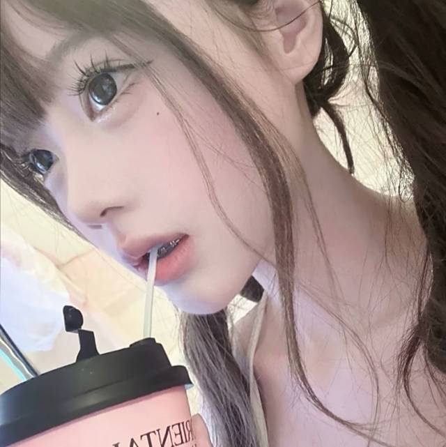 你看不到我挂壁时掉眼泪 你只知道我好起来会带你高消费