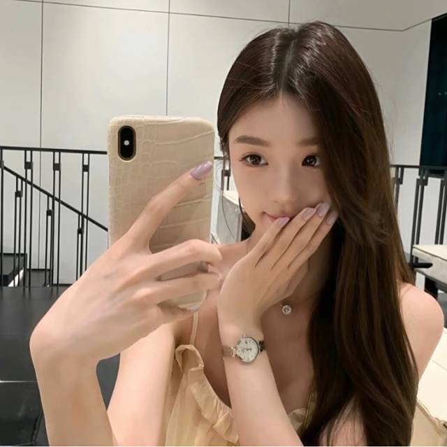 很多人来到我的世界 匆匆几笔又离去 我说我不想再一个人了 于是你出现了