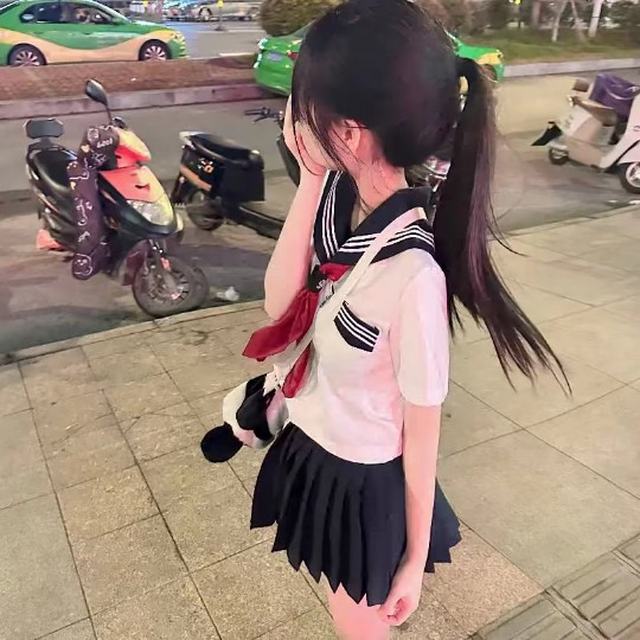 我总在想要是能回到那天就好了 具体是哪天我也不知道 反正也回不去
