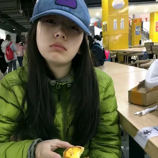 或许某一刻 我们玩笑般的谈论过去 才知道我为你付出了那么多