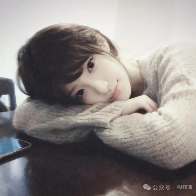 时间是来不及计算的 直到冷空气裹挟着回忆涌来我发觉又是一年.