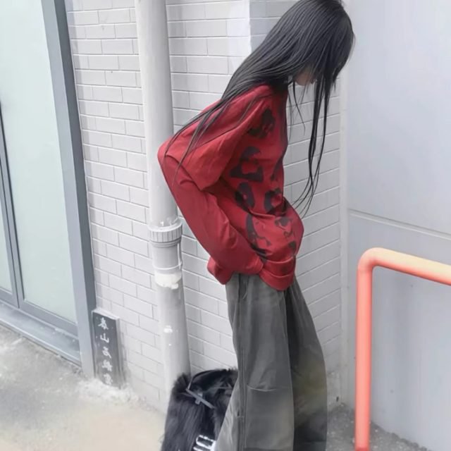 我总是觉得忍耐就能保全我所有珍视的关系 然后这么多年那么多人就一次次踩着我的好 怪我没更好