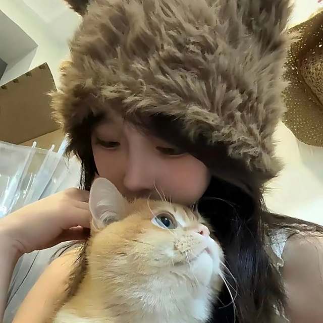 【如果呢】我不争不抢 你爱和谁聊天就和谁聊天 不是不爱你 而是我知道 你要是在意我的话就不会那样了