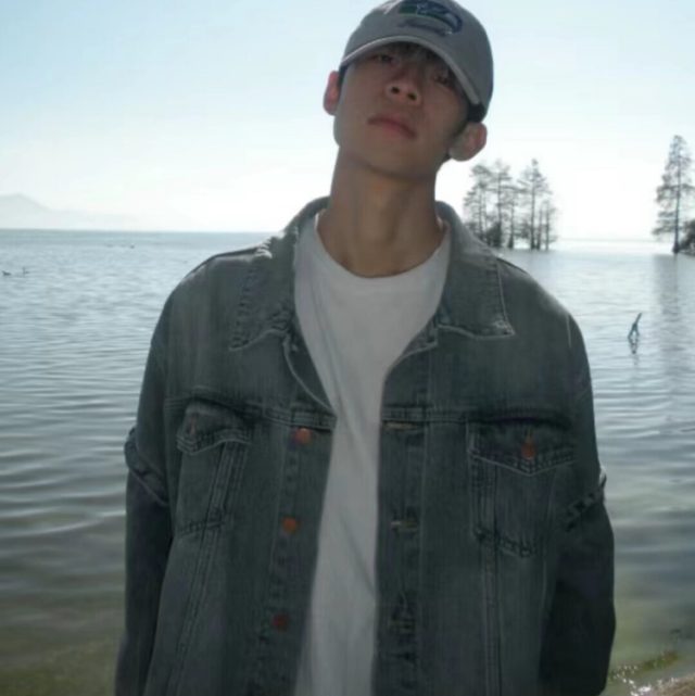 你权衡利弊的时候第一个放弃的人是我.