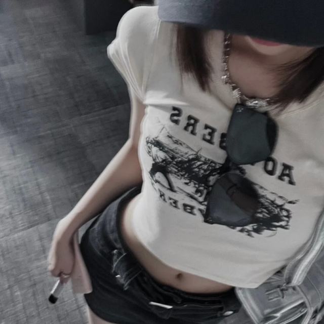 【等不来花开DJ】有风听风 下雨看雨 生活并没有深意 幸福和遗憾都藏在日常里.