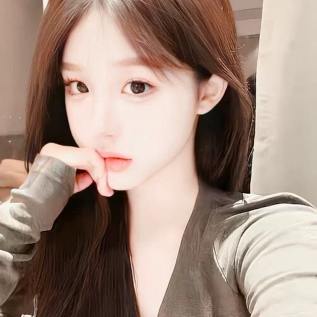 多希望某一个晚上 你也会给我发一段长长的信息 告诉我这段期间你也很想我