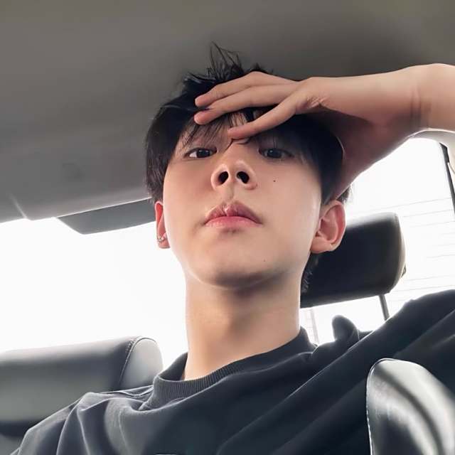 【泡沫 𝘿𝙅】你故意不理他 难受的又不是他