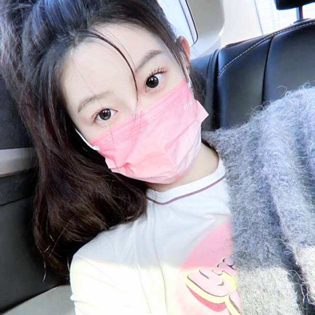 你总是明知故问 明明你很聪明 是不是骗人的话你一句就能明白 自己骗自己其实才是痛苦本事