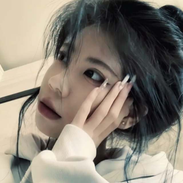 【伤感+语录】樱花树下站谁都美 我的爱给谁都热烈 不是你好 是我好.