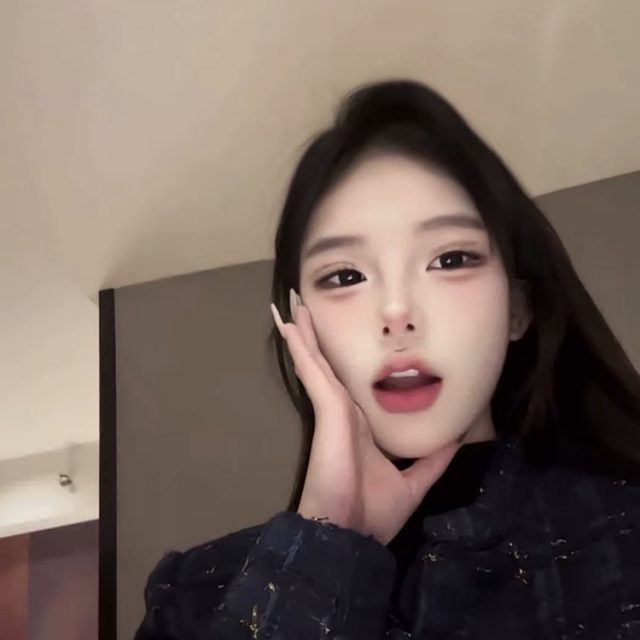 人是那么讽刺 不物质的时候也没得到真心 什么都不图的时候也没有被对得起