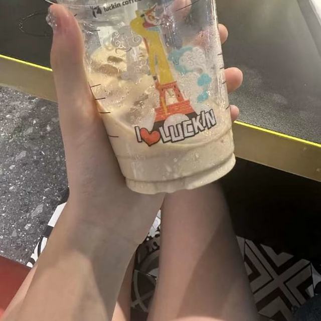 世界像一个最大的橱窗 伫立在窗外 我发誓想要的一定要得到