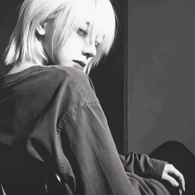 你似乎把我当成了一个很慷慨的人 总觉得我能原谅所有伤害