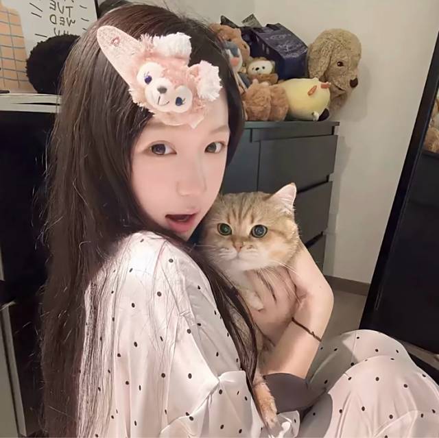 在一起时你答应我不会和那个女孩有联系 可分开后不久我在你评论区又看见她了