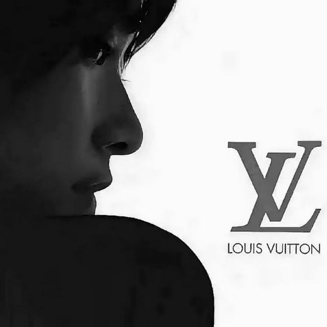 一岁❗ 〈南山南〉“爱意随风起 风止意难平” 南山南我曲忧伤 一曲忧伤定南方 艳阳难找这阳光 可我心