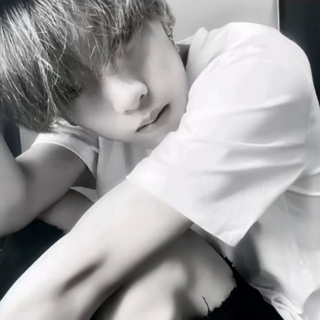 小的时候只是不懂罢了所谓的承诺都是假的