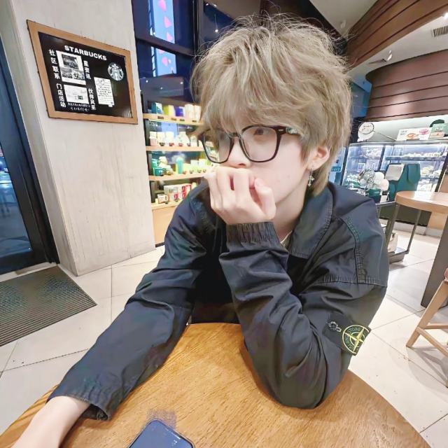 【混的人也曾在巅峰(Edit‌)】与其逼自己睁一只眼闭一只眼  不如什么都不要.
