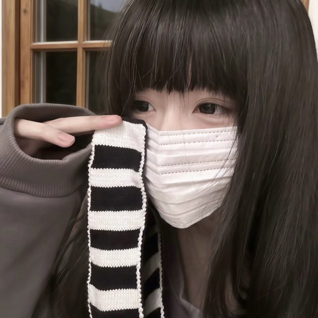 直到某天 我终于发现 那些我以为真心对我的瞬间 都是你玩我的手段