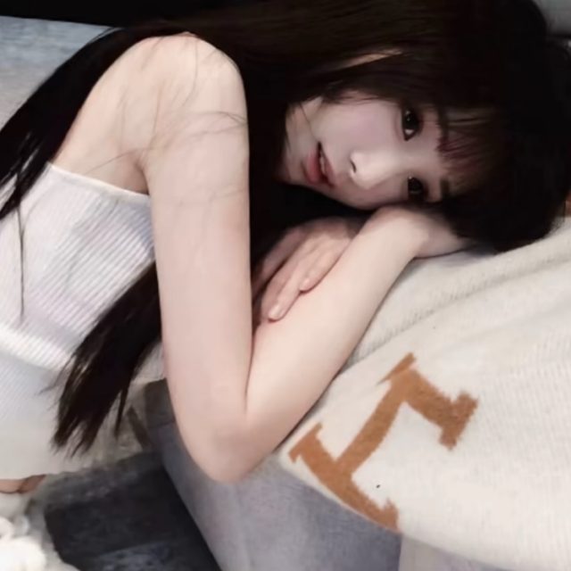 我会一步一步慢慢褪去我的孩子气的 你我也会一点一点慢慢忘记.