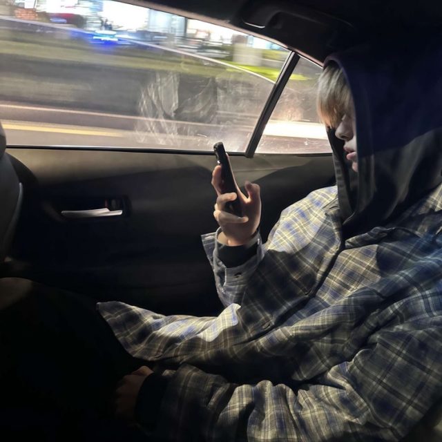 我们早已不是能谈论眼泪的关系 我也不太了解你