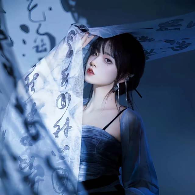 【旋律】DJ版.  别自欺欺人也没必要在我面前装.在我面前装对你有什么好处是觉得你自己有存在感吗.