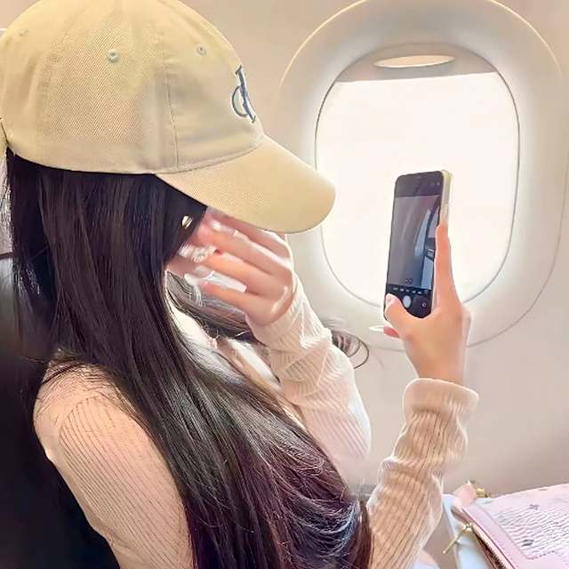 或许是真的某一瞬间感受到了幸福 所以后面再不堪 流着泪也不愿