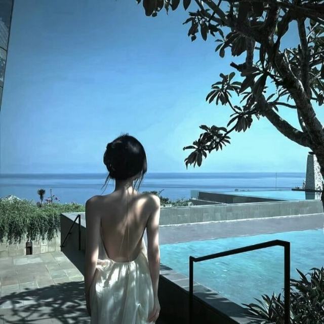 对不起 总离你那么远 其实 我的心也好想再靠近你一点.