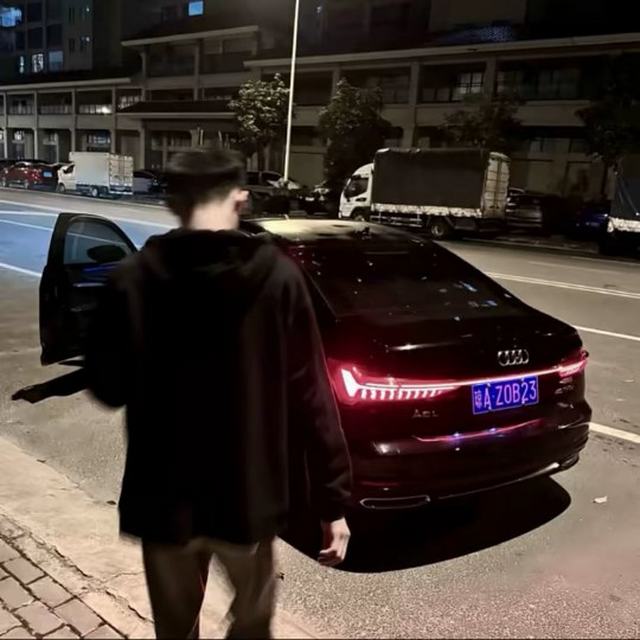 每个离开你的人都说过陪你很久很久花会枯萎鸟会死亡树会凋零没有什么是永远没关系的大家都会爱错人会莫名奇妙掉眼泪走在路上会突然崩溃后