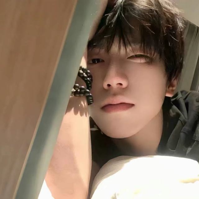 【  𝘿𝙅  】我们都在改变 何必感慨从前  .