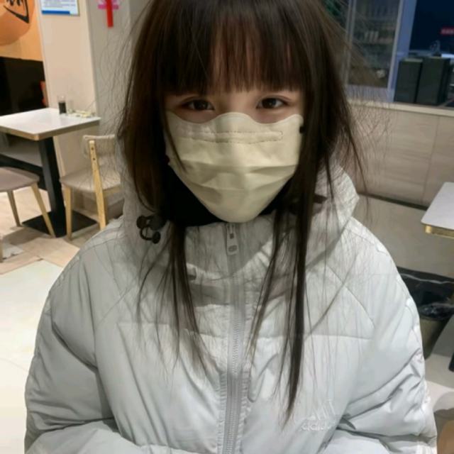 我意识到每个冬天都如此漫长 可我所珍视的围巾却总不能出现