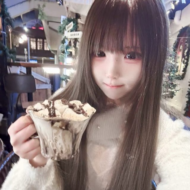 你占满我心 除了你的笑意盈盈 我几乎听不见别的声音