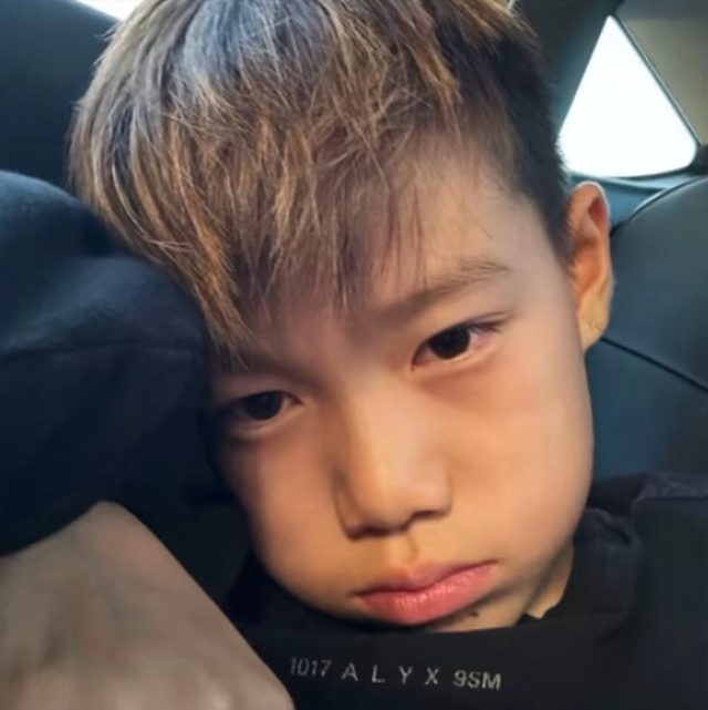其实那天你说的话真的刺痛我了 可是后来 我竟然说服自己原谅你了