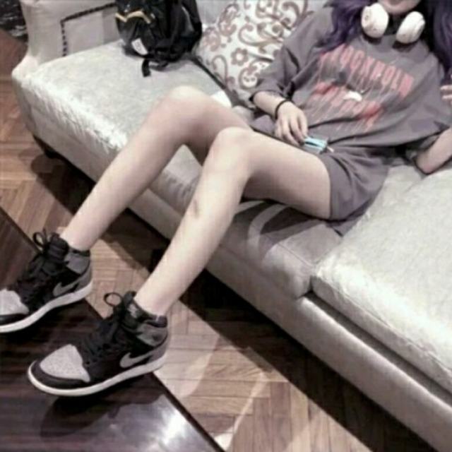 一岁❗ 〈南山南〉“爱意随风起 风止意难平” 南山南我曲忧伤 一曲忧伤定南方 艳阳难找这阳光 可我心里在发慌.一岁