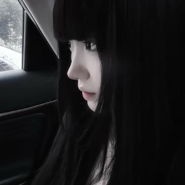 关于我的性格 我向你道歉 关于我的爱 你得向我道歉 .