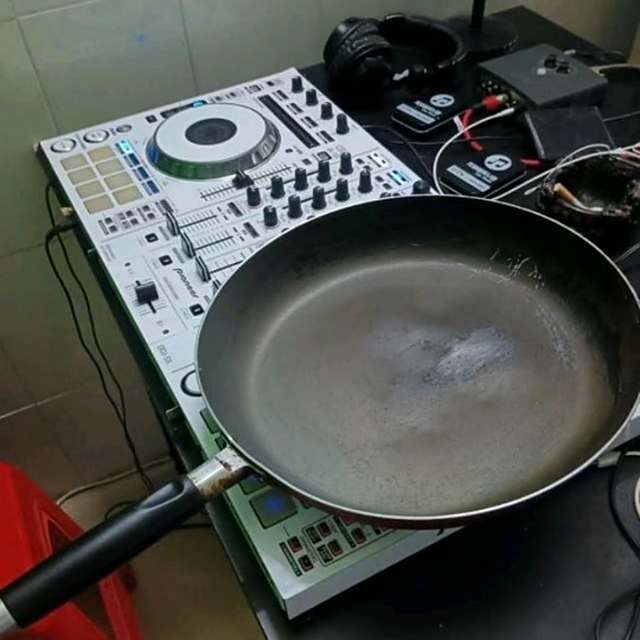 y2002_那英 - 出卖 (DJ男友版)打碟DJ_WJvJ_qCDz_467y