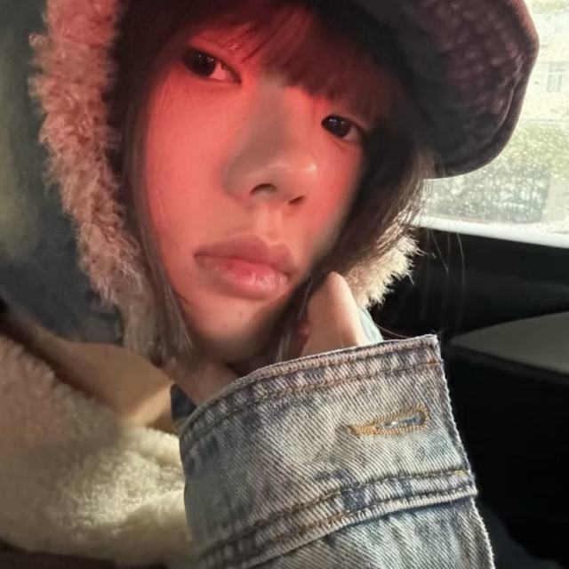 【𝘿 𝙅】     你主页的家人怎么变成恋人了？我记得近亲不能结婚啊