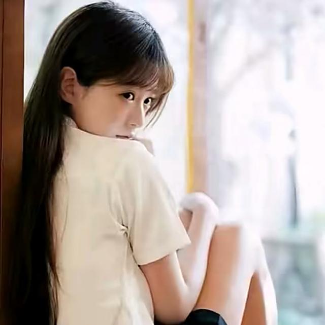 我以为这次分开我不会流泪  可泪擦了又掉.