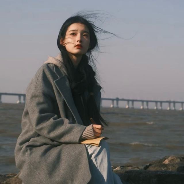 〖语录〗终其一生都在找一个能说话的人，能听你说话，能听懂你说话，能听你说废话，这看似简单的。