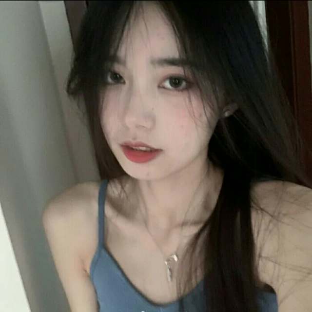 -《罗曼蒂克的爱情》(DJ完整版)我见惯了快餐式爱情,他们笑我是寡王,可我明白爱很廉价,周围到处都是。