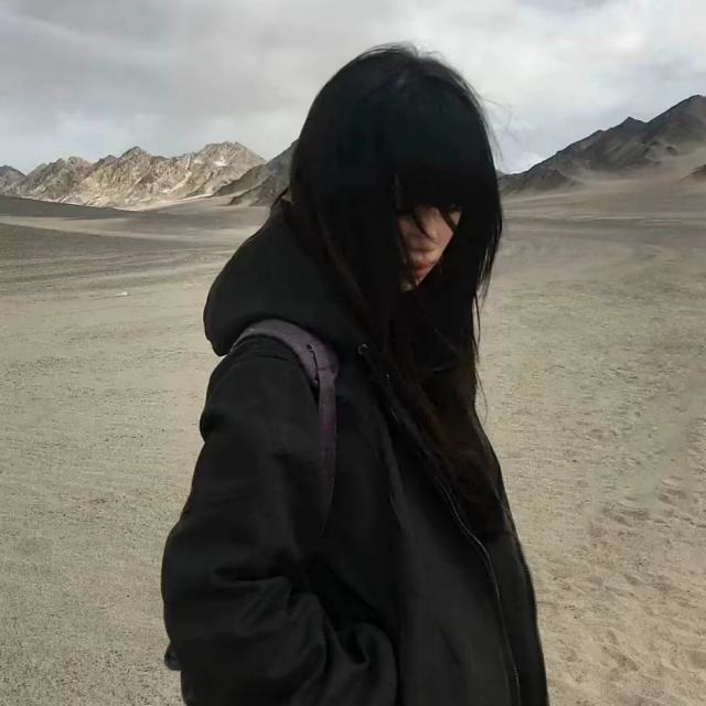 相见时难别亦难 东风无力百花残 春蚕到死丝方尽 蜡炬成灰泪始干 晓镜但愁云鬓改 夜吟应觉月光寒 蓬山此去无多路