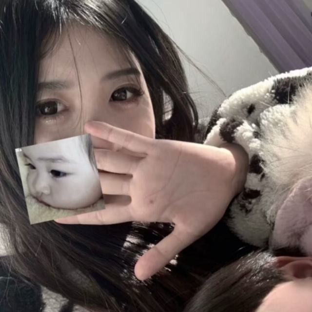 ㅤㅤㅤ我们都不懂离别的重量直到某天冷空气里裹挟着回忆涌入。