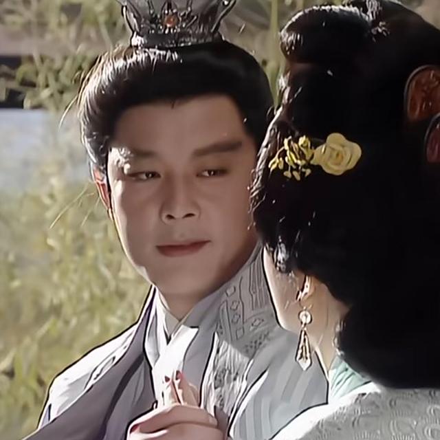 羽扇纶巾 谈笑间樯橹灰飞烟灭