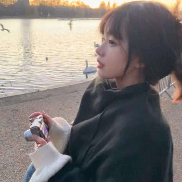 我为了你放弃了太多 我的时间 我的底线 一次次原谅你 最后你也走了