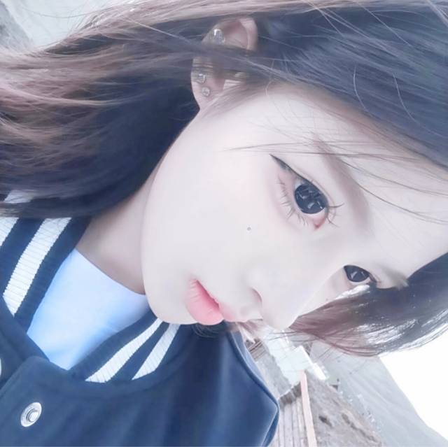 你的坏里面夹杂着真心 我恨不起来 也忘不了你第一次说爱我的时候